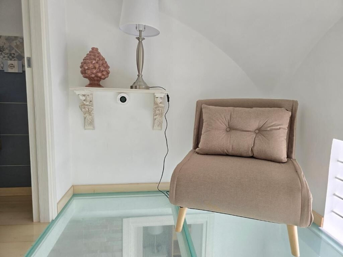 Room 5, Grazy Home, Napoli