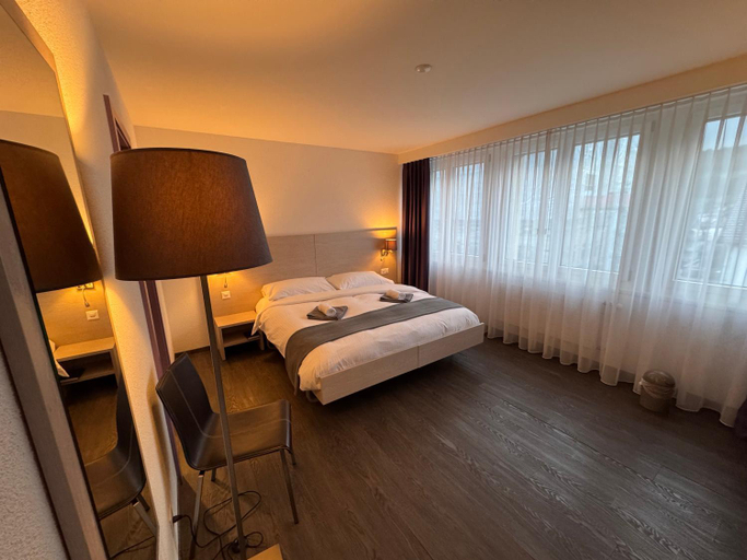 Bedroom 2, Hotel de ville du Sentier, Jura-North Vaudois