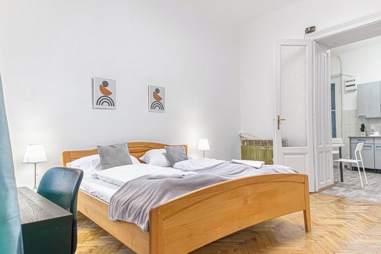 Room 3, Spacious 2BR Apartment Near Stadthalle, Wien