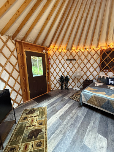 Room 4, Safari Lodge Adventure Camp, Kenai Peninsula