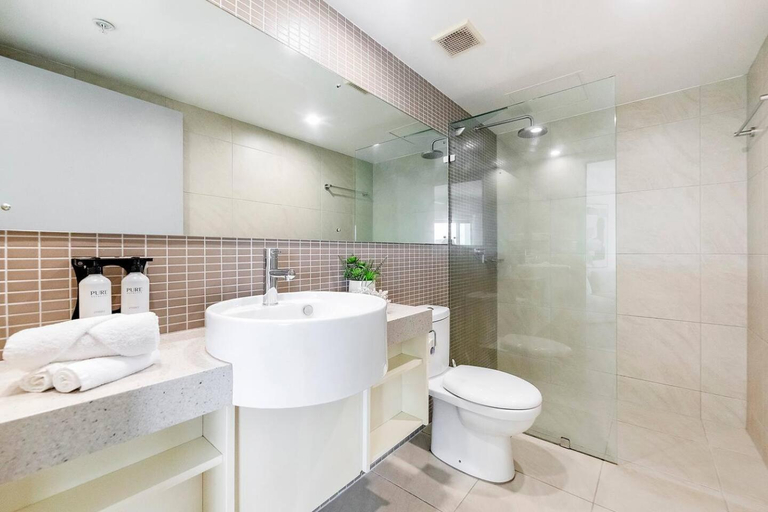 Bathroom, Signatures on Knuckey, Darwin