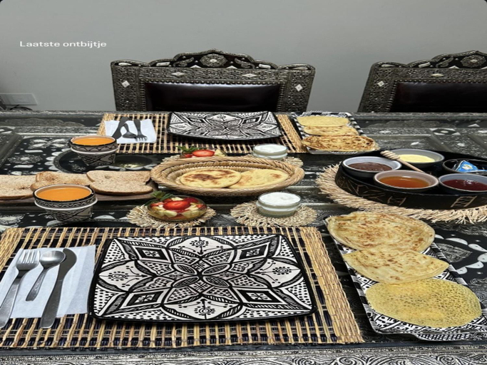 Food & Drinks 5, Riad Nezha avec piscines jacuzzi parking a quelques minutes a pied du centre-ville, Marrakech