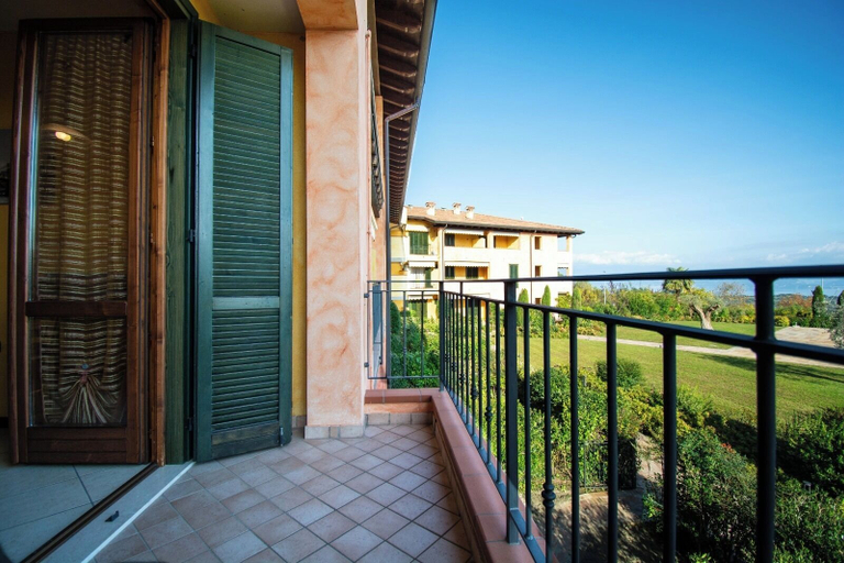 Building design 5, Suite Panorama Puegnago, Brescia