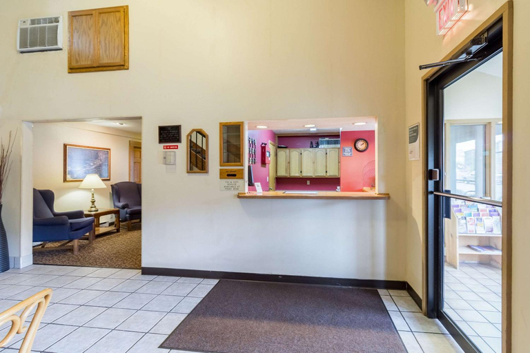 Public Area 3, Red Wing Inn and Suite, Goodhue