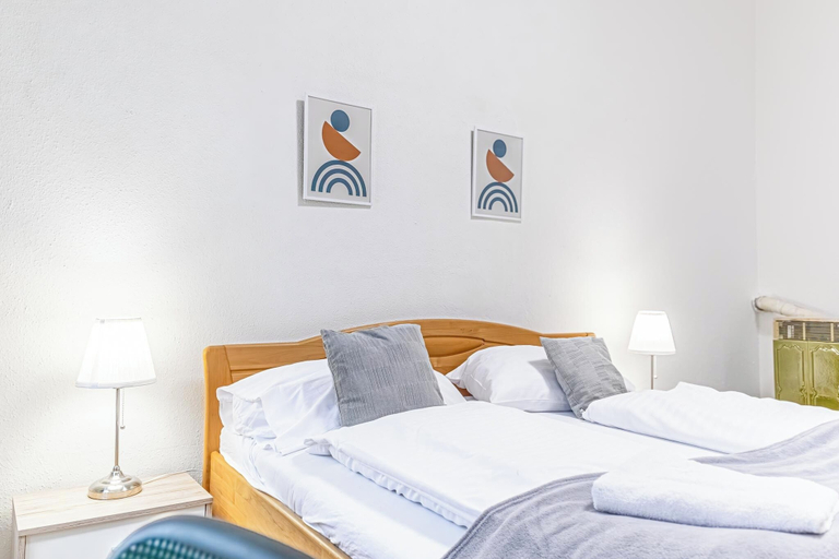 Room 4, Spacious 2BR Apartment Near Stadthalle, Wien