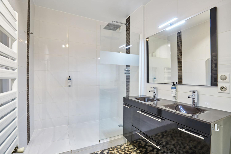 Bathroom 3, Villas Odalys Le Domaine de Lana, Pyrénées-Atlantiques