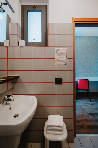 Bathroom 3, Eden Hotel, Chieti