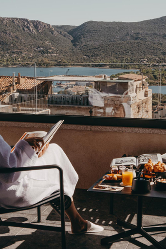 Food & Drinks 5, Hotel Moderne, Corse-du-Sud