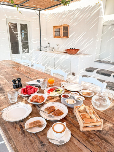 Food & Drinks, Santa Irini Retreat, South Aegean