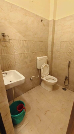 Bathroom 3, New Sandhya Guest House, Varanasi