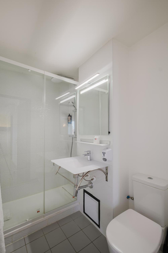 Bathroom 3, Hotel Amaya, Gironde