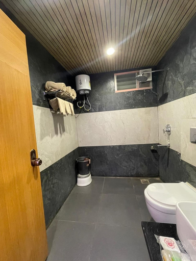 Bathroom 2, The samsara Hotel by Satyug, Ujjain