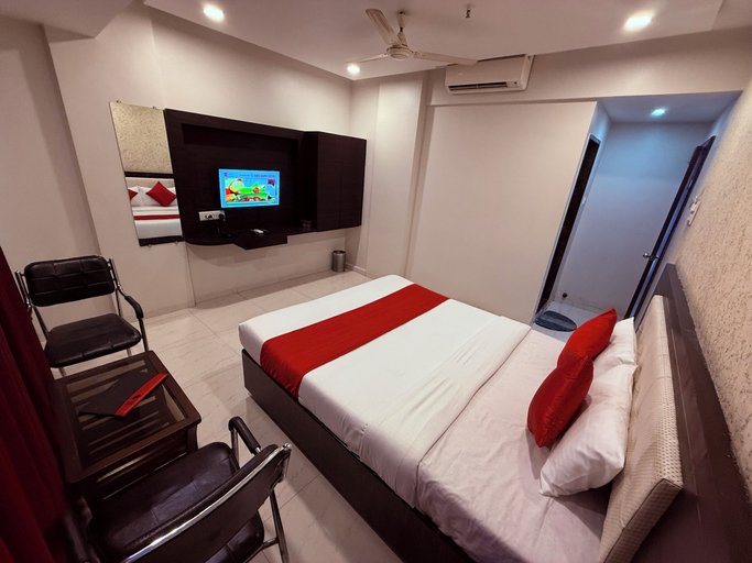 Room 3, Hotel Arya Residency Rabale, Thane