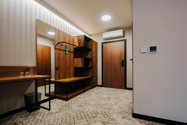 Others 5, Hotel Cztery Pory Roku, Rzeszów