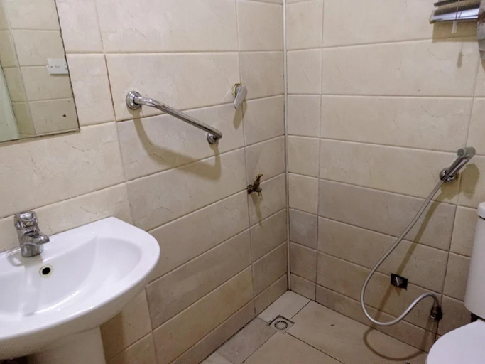 Bathroom 3, Bliss World Hotel & Resort, Akure North
