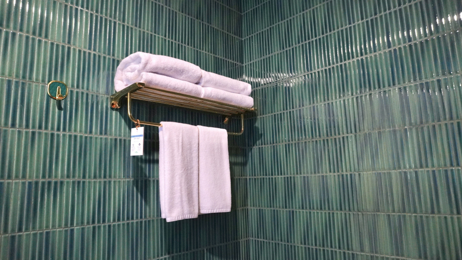 bathroom 33