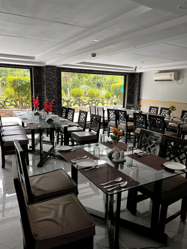 Food & Drinks 4, Hotel Dreamland Lataguri, Jalpaiguri