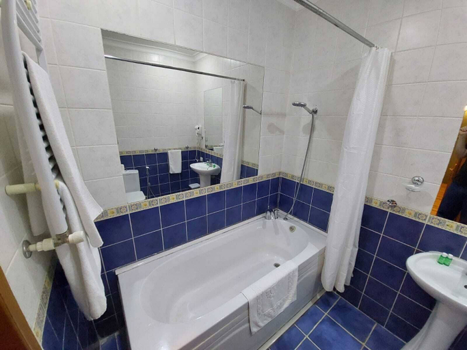 Bathroom 4, Swan Hotel Baku, Baku