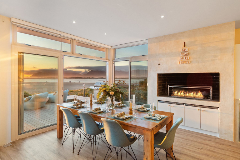 Interior 5, Mbizi Lagoon House, Overberg