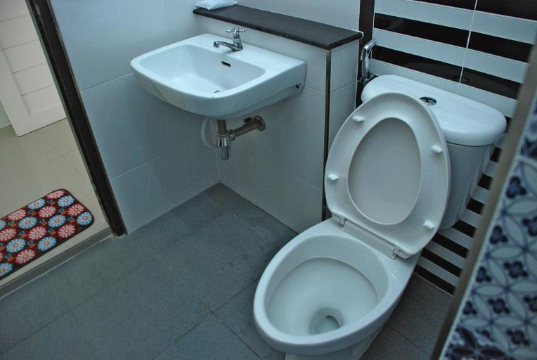Bathroom 3, Cmon guesthouse, Muang Phetchaburi