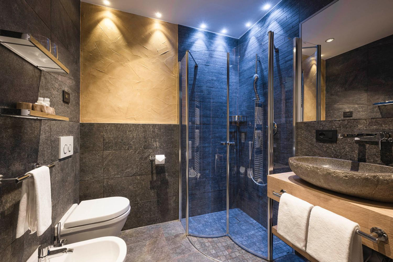 Bathroom 4, Hotel Tyrol, Bolzano