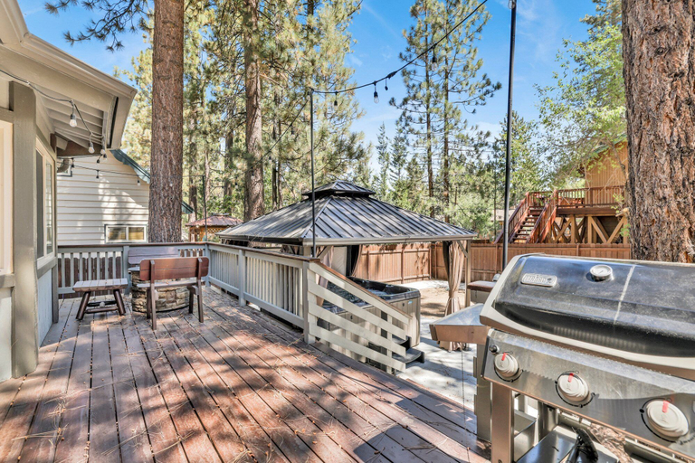 Outdoor dining 3, Golden West Cottage #2581, San Bernardino