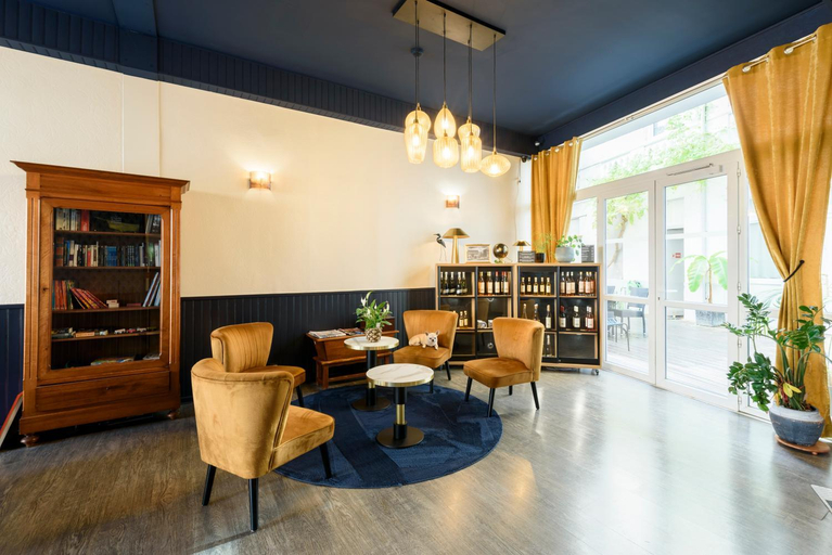 Public Area 2, Cit' Hotel de France, Charente-Maritime