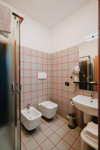 Bathroom 3, Eden Hotel, Chieti