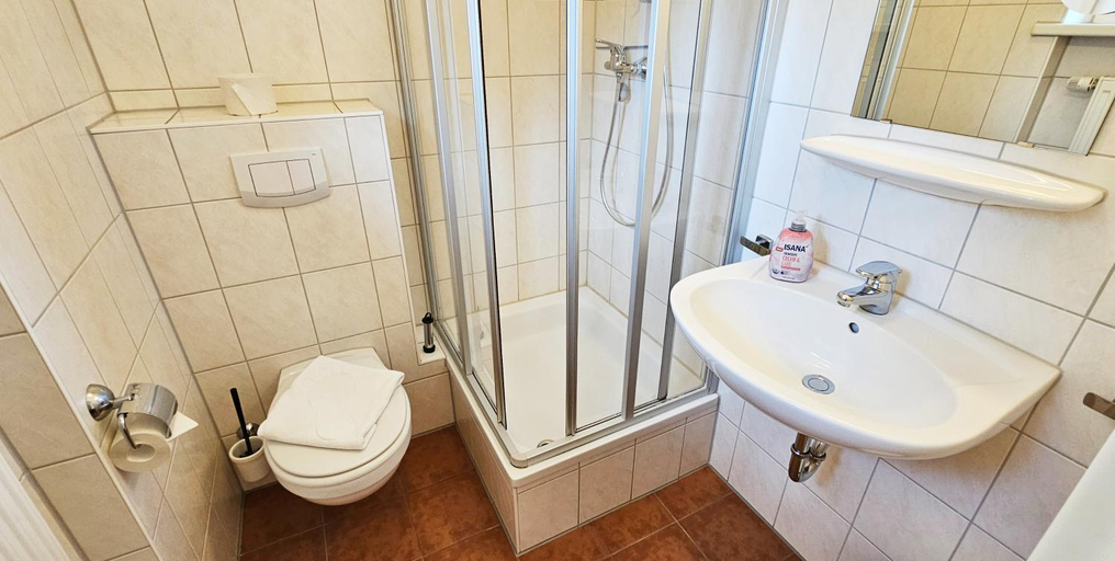 Bathroom 5, Mollibahnhof - Heiligendamm Mollibahnhof Heiligendamm EZ 03, Rostock