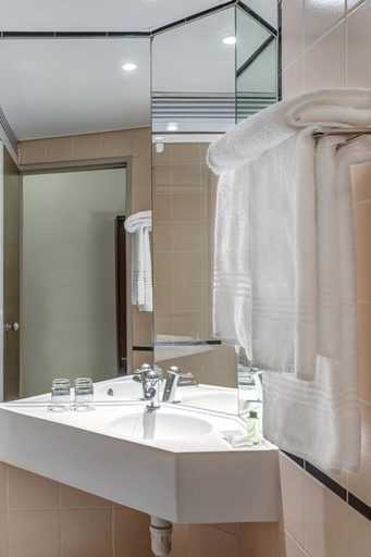 Bathroom, Stayeasy Eastgate, City of Johannesburg