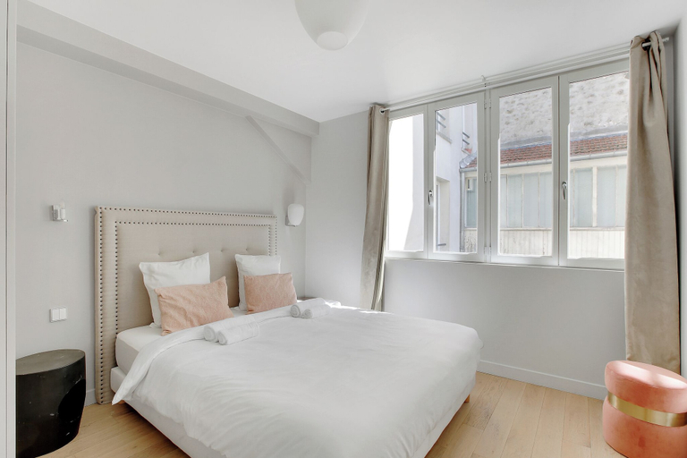 Room 4, Appartements Boulevard Pereire, Paris