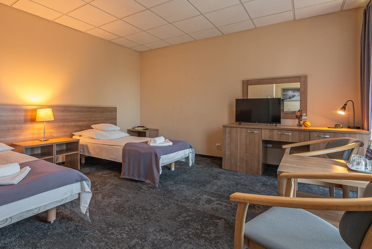 Bedroom 2, Hotel Olimpijski, Oświęcim