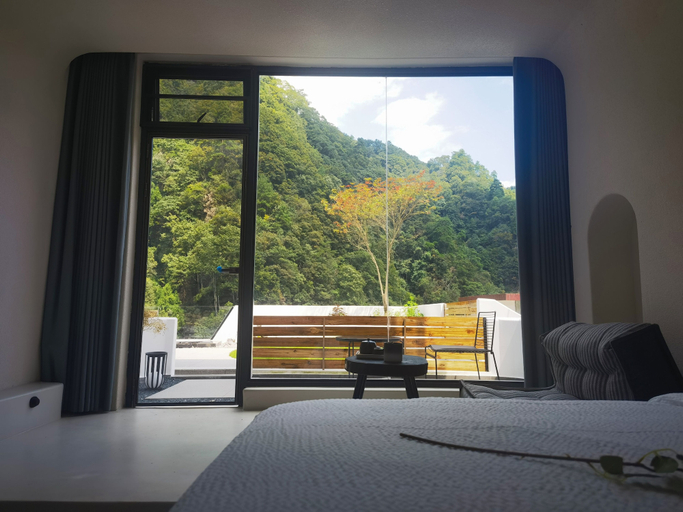 Room 2, Nature Eco Designer Hotel, Zhangjiajie