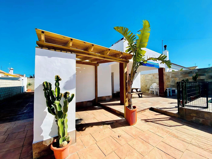 Exterior 3, Chalet con piscina privada familias, Cádiz