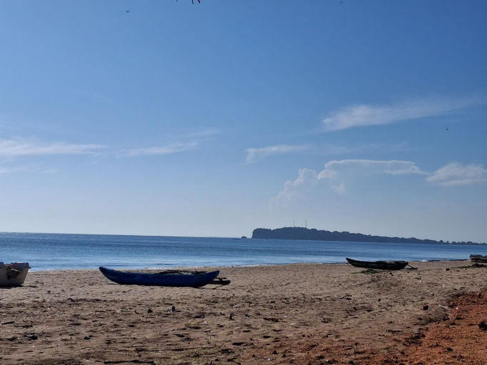 Others 4, BEACH LIFE UPPUVELI, Trincomalee Town and Gravets