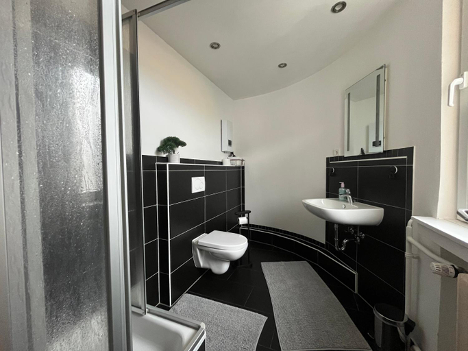 Bathroom 3, Zum Schwan, Mettmann