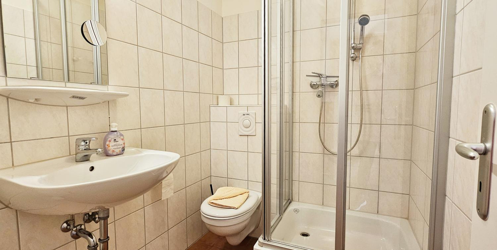Bathroom, Mollibahnhof - Heiligendamm Mollibahnhof Heiligendamm DZ 04, Rostock
