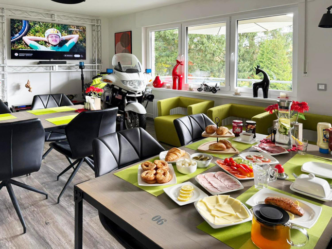 Food & Drinks 5, Gastehotel Lucendi Premium Lounge, Ahrweiler