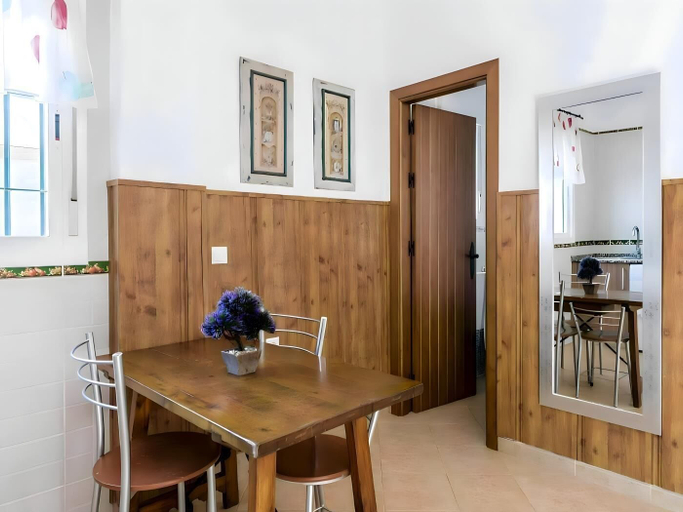 Others 5, Estudio con aire acondicionado en Conil, Cádiz