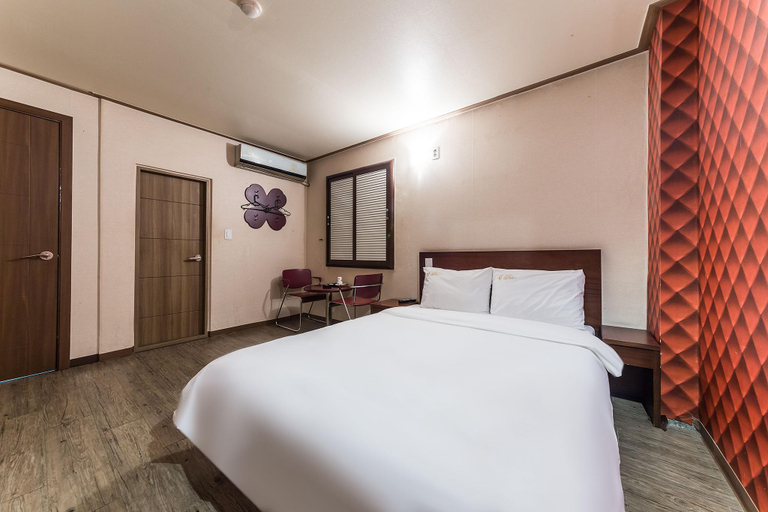 Bedroom 2, Paju Geumchon Equus, Paju