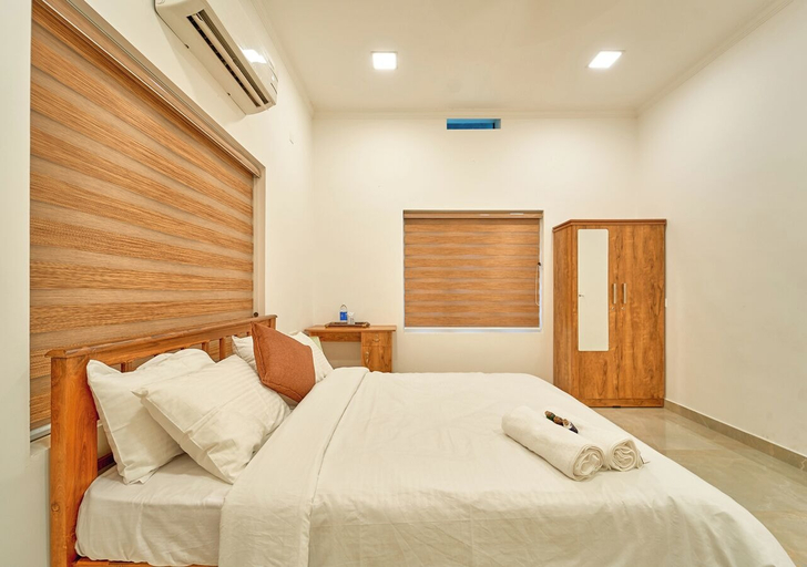 Room 3, The White Lotus Ashtamudi by VOYE HOMES - Pet Friendly & Events Welcome, Kollam