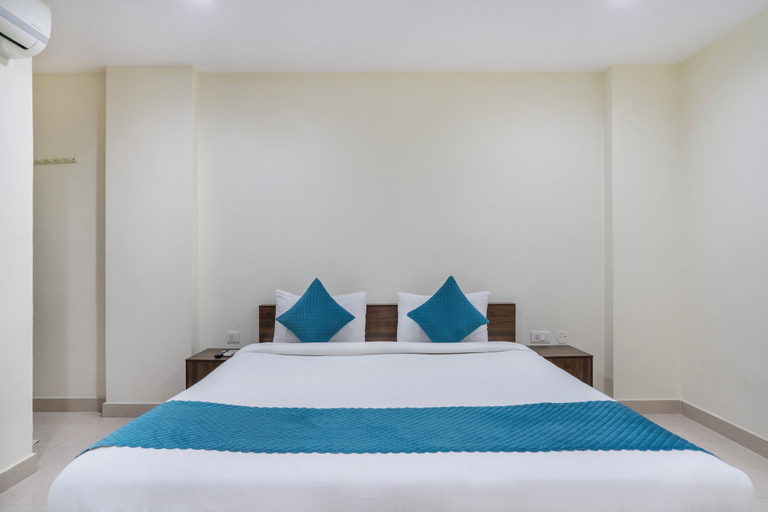 Room 2, Blue Springs, Hyderabad