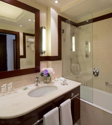 Bathroom 4, Starhotels Excelsior, Bologna