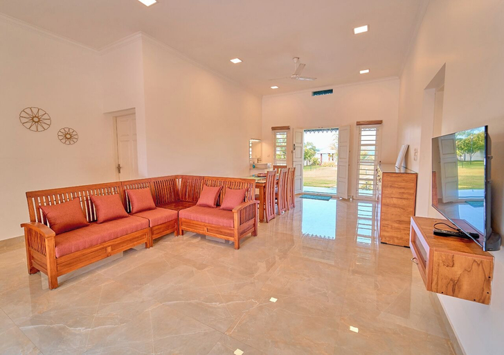 Living area 4, The White Lotus Ashtamudi by VOYE HOMES - Pet Friendly & Events Welcome, Kollam