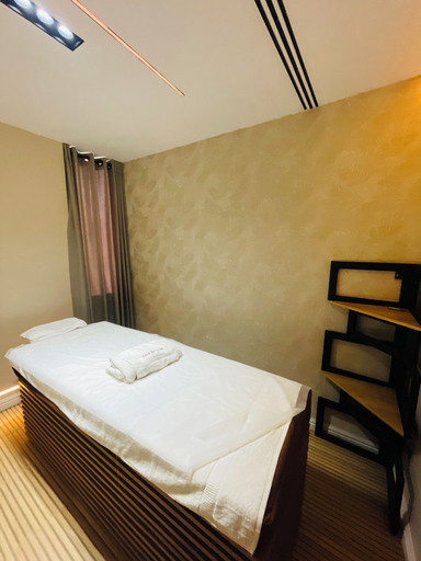 Spa 5, The GlobalNomad Enterprise, Eti-Osa