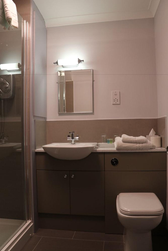 Bathroom 5, The Littleover Lodge Hotel, Derbyshire