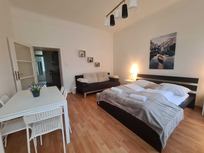 Exterior, Modern 2BR Apt Near Wiener Stadthalle, Wien