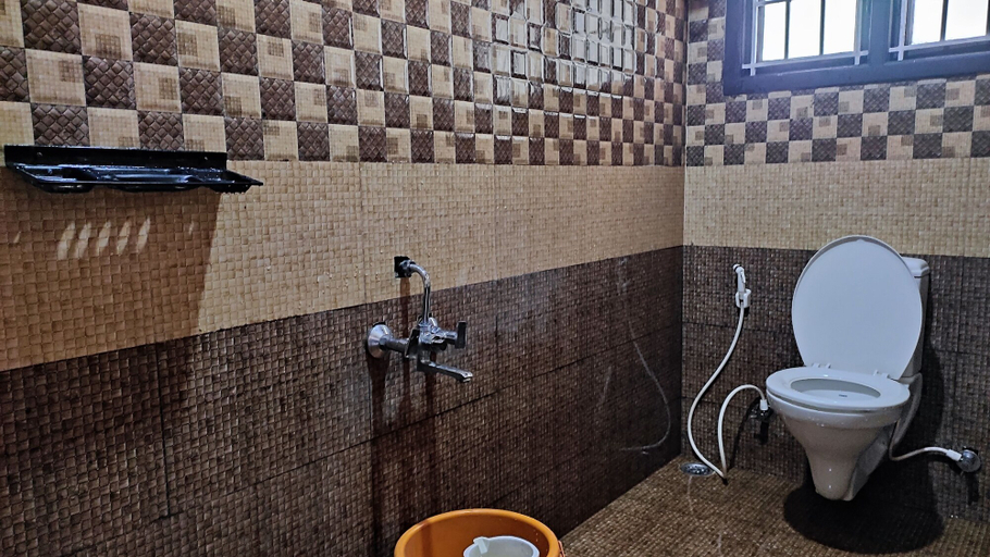 Bathroom, Pears Tree Suite, Dindigul