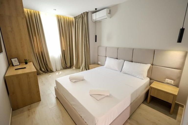 Room 5, Blue Studios By Comfort Suites, Kavajës