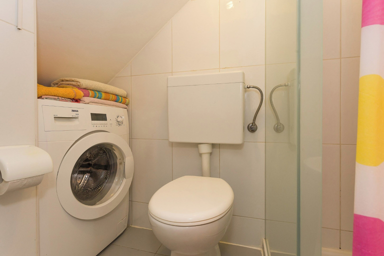 Bathroom 2, Studio Varos in the heart of Split, Split
